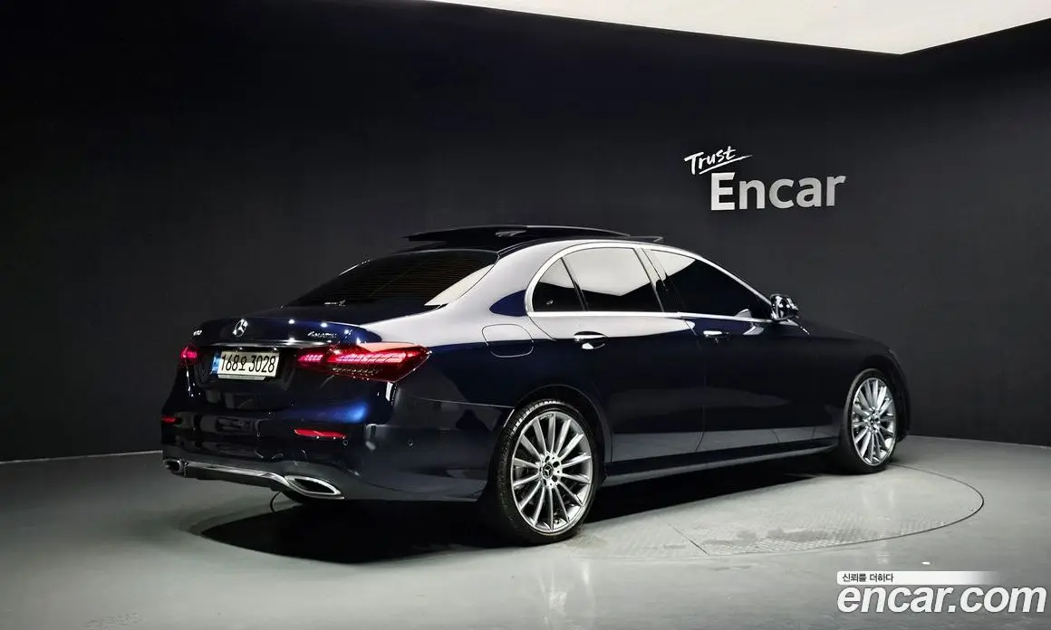 Mercedes-Benz E-Class 2022 2.0 автомат (гидро), фото 1 Mercedes-Benz E-Class 2022 2.0 автомат (гидро), фото 1