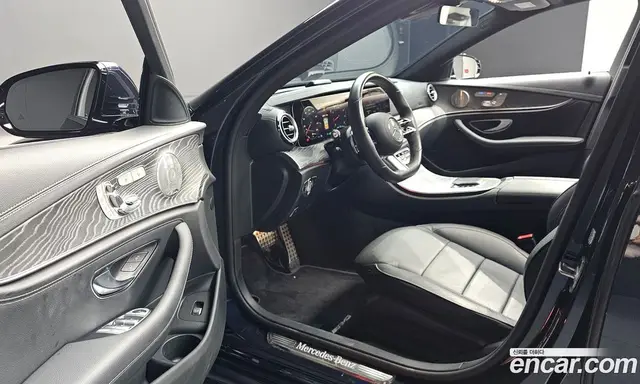 Mercedes-Benz E-Class 2022 2.0 автомат (гидро), миниатюра 12