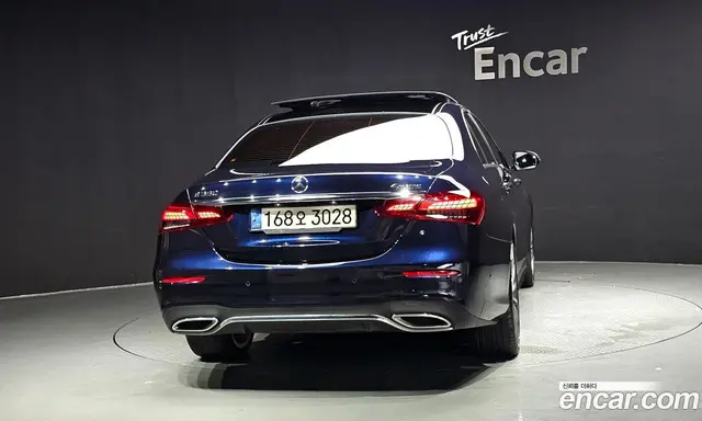 Mercedes-Benz E-Class 2022 2.0 автомат (гидро), миниатюра 3 Mercedes-Benz E-Class 2022 2.0 автомат (гидро), миниатюра 3