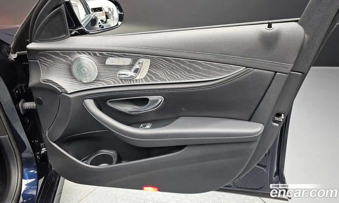 Mercedes-Benz E-Class 2022 2.0 автомат (гидро), фото 28 Mercedes-Benz E-Class 2022 2.0 автомат (гидро), фото 28