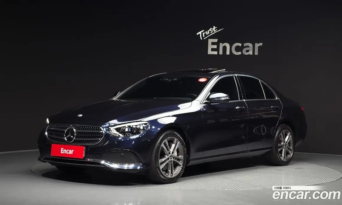 Mercedes-Benz E-Class 2022 2.0 автомат (гидро), фото 1 Mercedes-Benz E-Class 2022 2.0 автомат (гидро), фото 1