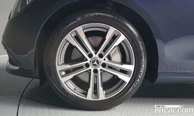 Mercedes-Benz E-Class 2022 2.0 автомат (гидро), миниатюра 5 Mercedes-Benz E-Class 2022 2.0 автомат (гидро), миниатюра 5