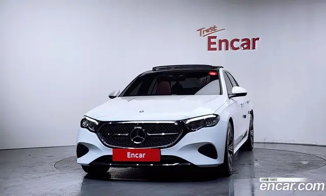 Mercedes-Benz E-Class 2024 2.0 автомат (гидро), миниатюра 3
