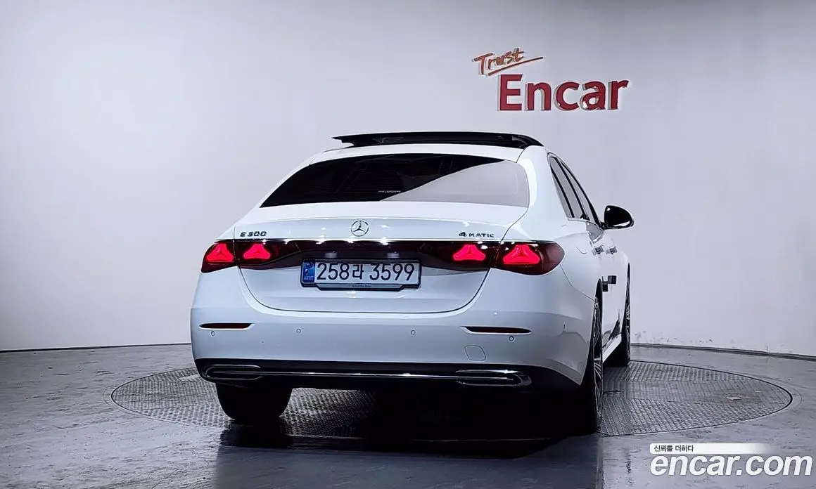 Mercedes-Benz E-Class 2024 2.0 автомат (гидро), фото 4