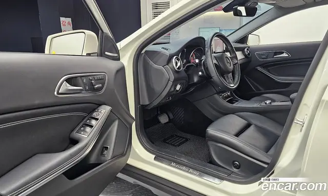 Mercedes-Benz GLA-Class 2017 2.1 автомат (гидро), миниатюра 12