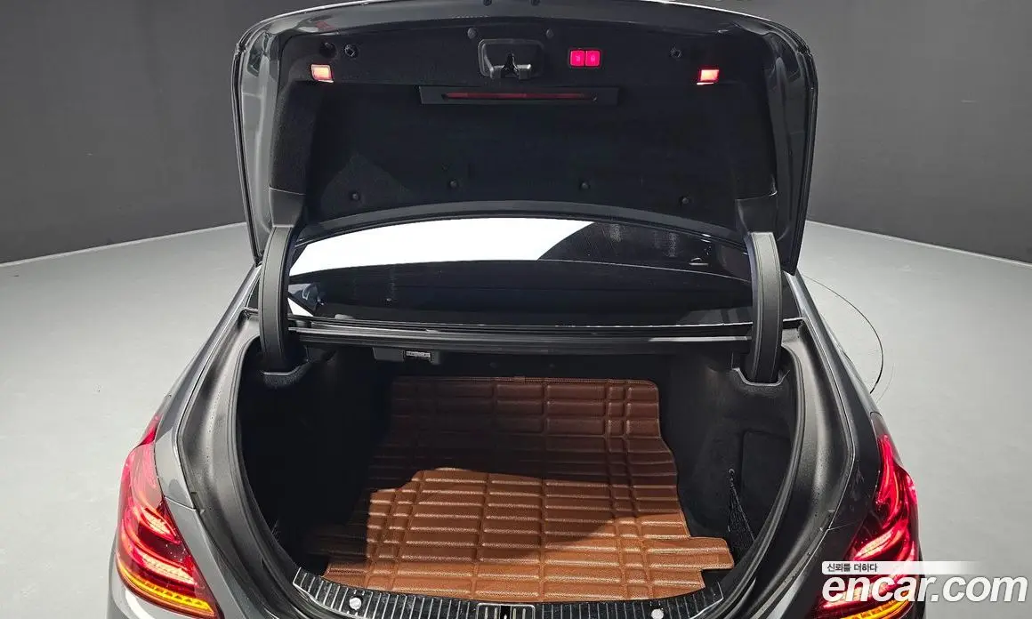 Mercedes-Benz S-Class 2018 4.7 автомат (гидро), фото 26 Mercedes-Benz S-Class 2018 4.7 автомат (гидро), фото 26
