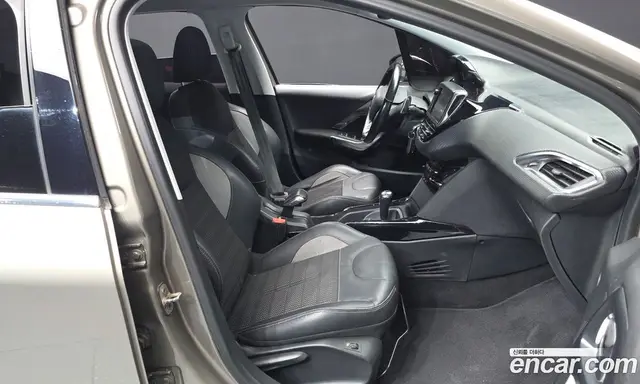 Peugeot 2008 2017 1.6 автомат (гидро), миниатюра 11