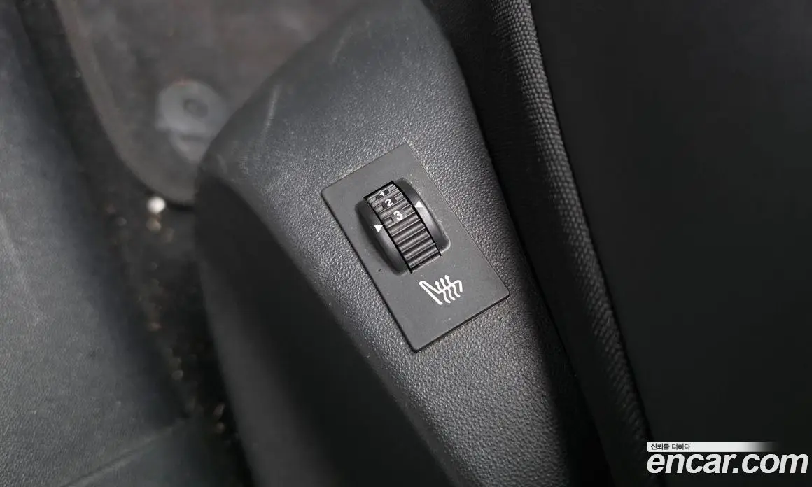 Peugeot 2008 2017 1.6 автомат (гидро), фото 17