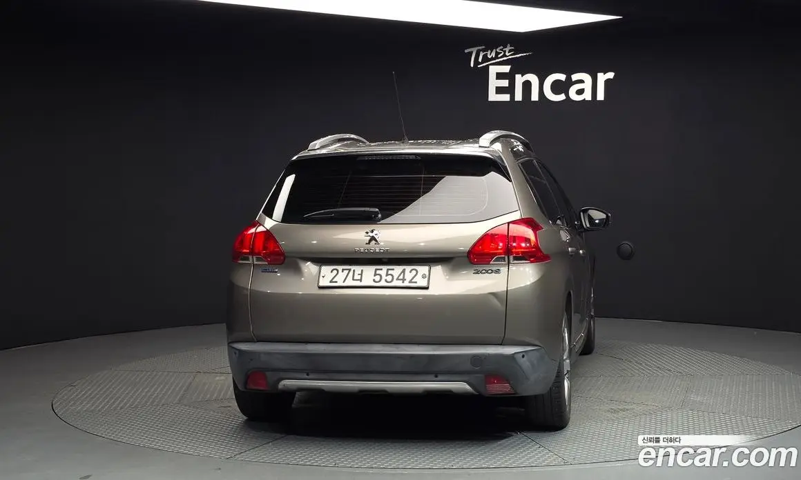 Peugeot 2008 2017 1.6 автомат (гидро), фото 4