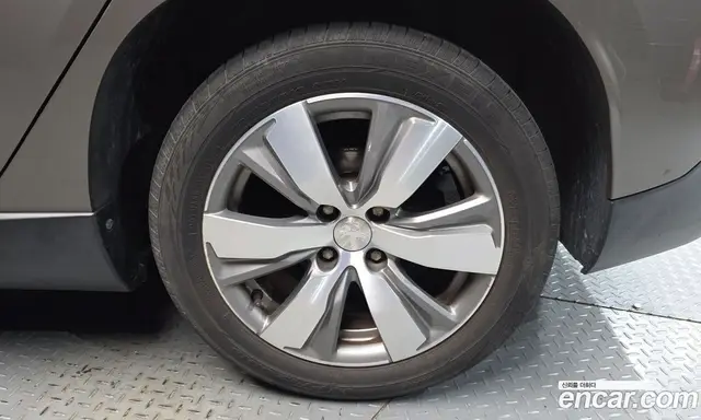 Peugeot 2008 2017 1.6 автомат (гидро), миниатюра 5