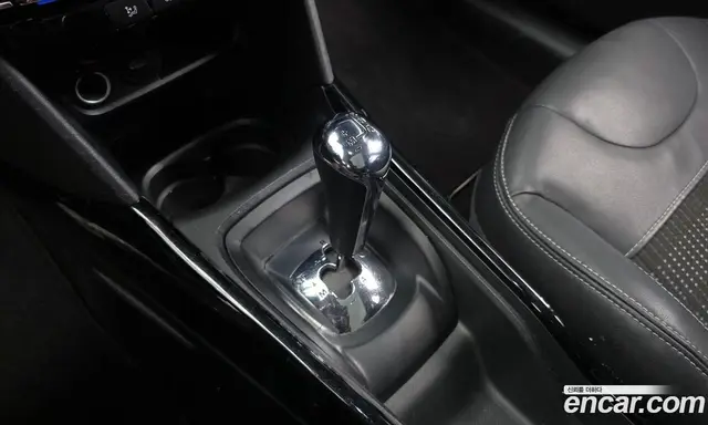 Peugeot 2008 2017 1.6 автомат (гидро), миниатюра 9