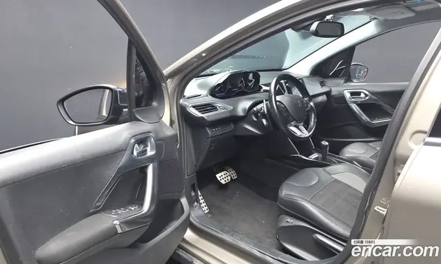 Peugeot 2008 2017 1.6 автомат (гидро), миниатюра 10