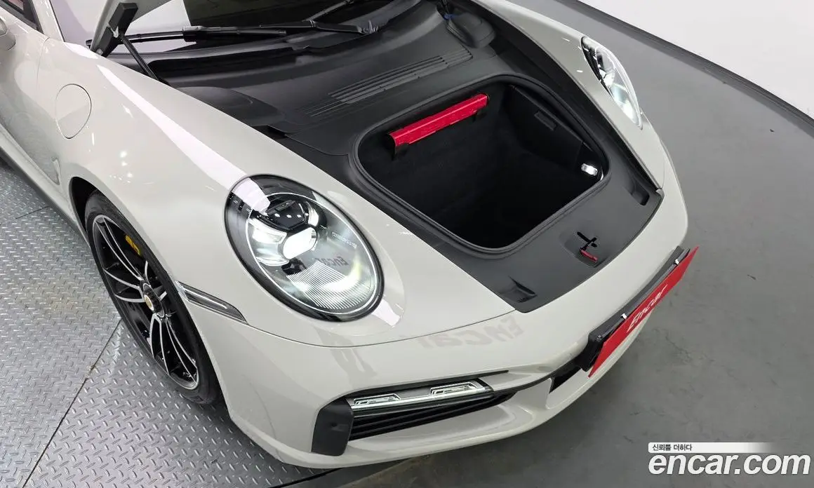 Porsche 911 2024 3.7 автомат (гидро), фото 6 Porsche 911 2024 3.7 автомат (гидро), фото 6