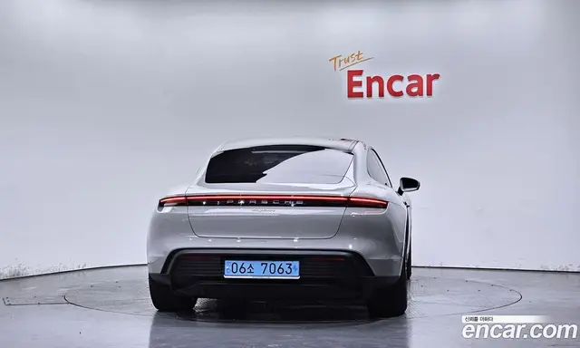 Porsche Taycan 2023 0.1 автомат (гидро), миниатюра 4 Porsche Taycan 2023 0.1 автомат (гидро), миниатюра 4