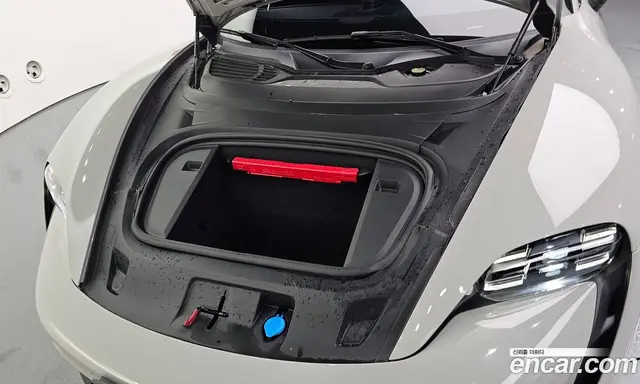Porsche Taycan 2023 0.1 автомат (гидро), миниатюра 6 Porsche Taycan 2023 0.1 автомат (гидро), миниатюра 6