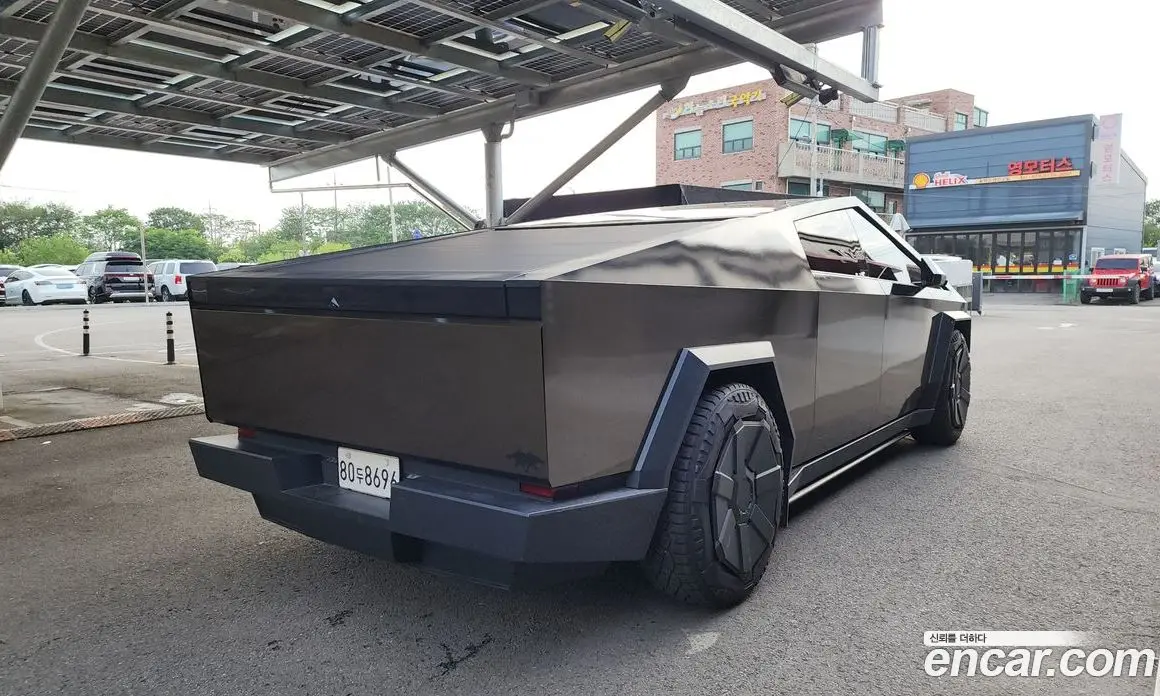 Tesla Cybertruck 2024 0.1 автомат (гидро), фото 2 Tesla Cybertruck 2024 0.1 автомат (гидро), фото 2