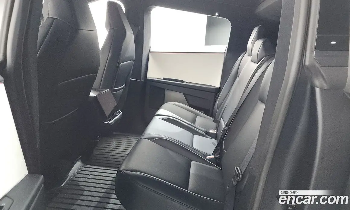 Tesla Cybertruck 2024 0.1 автомат (гидро), фото 18 Tesla Cybertruck 2024 0.1 автомат (гидро), фото 18