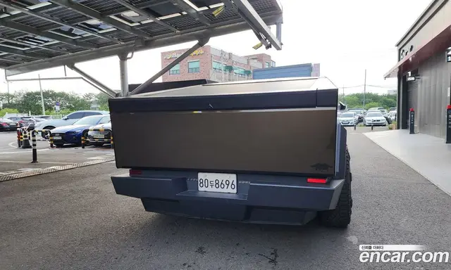 Tesla Cybertruck 2024 0.1 автомат (гидро), миниатюра 4 Tesla Cybertruck 2024 0.1 автомат (гидро), миниатюра 4