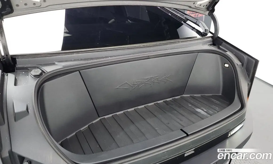 Tesla Cybertruck 2024 0.1 автомат (гидро), фото 6 Tesla Cybertruck 2024 0.1 автомат (гидро), фото 6