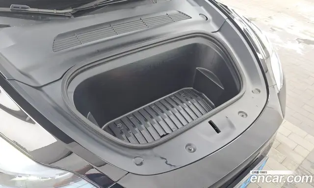 Tesla Model Y 2023 0.2 автомат (гидро), миниатюра 6 Tesla Model Y 2023 0.2 автомат (гидро), миниатюра 6