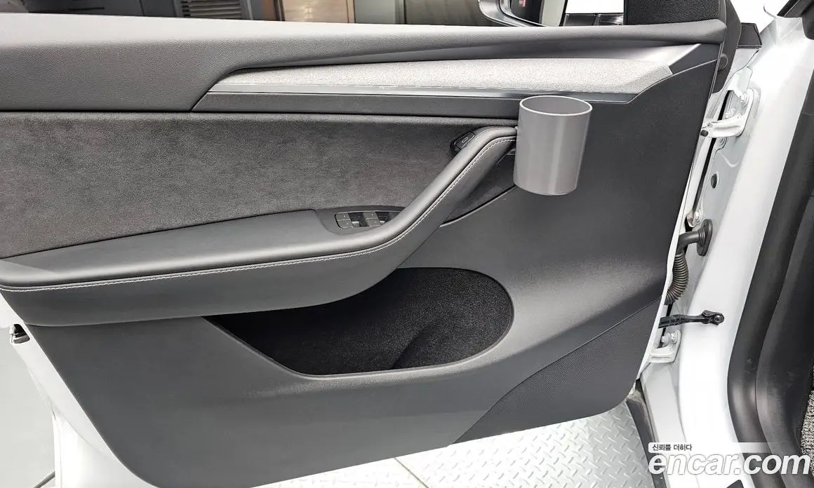 Tesla Model Y 2024 0.2 автомат (гидро), фото 14 Tesla Model Y 2024 0.2 автомат (гидро), фото 14