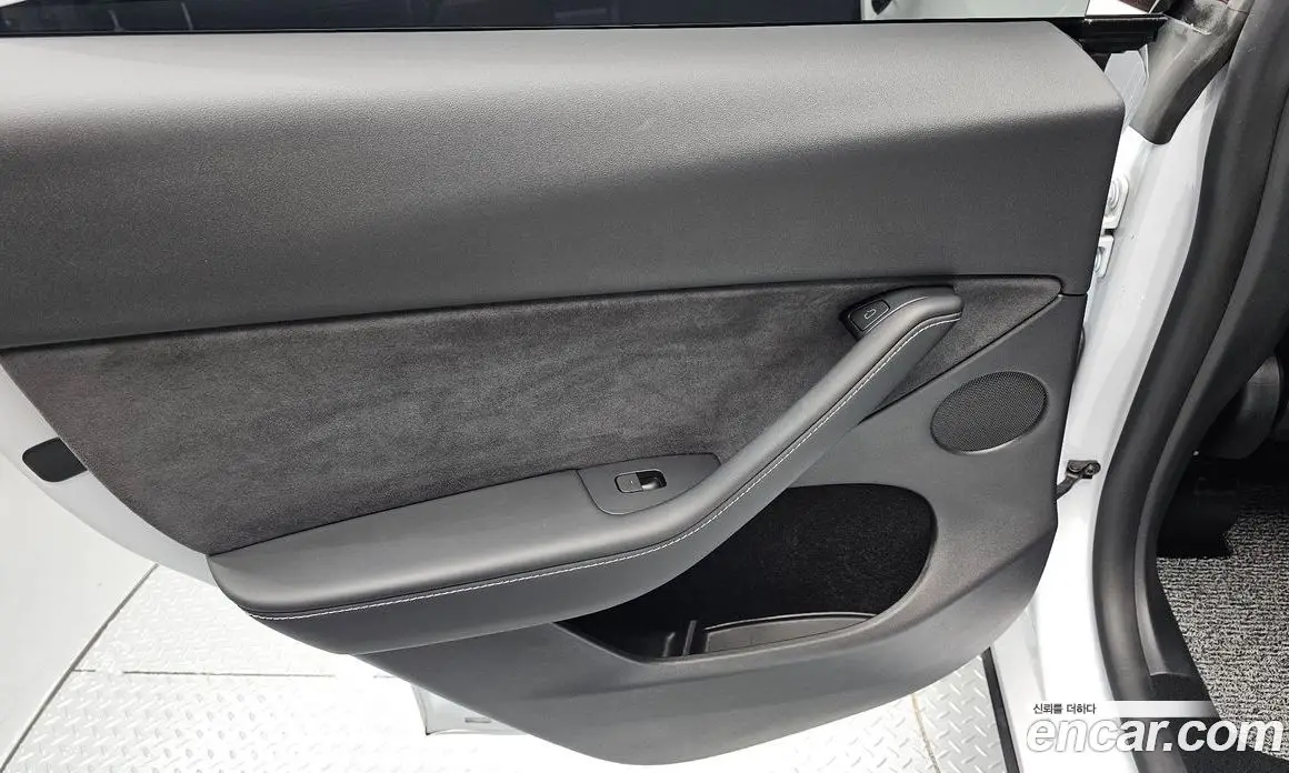 Tesla Model Y 2024 0.2 автомат (гидро), фото 15 Tesla Model Y 2024 0.2 автомат (гидро), фото 15