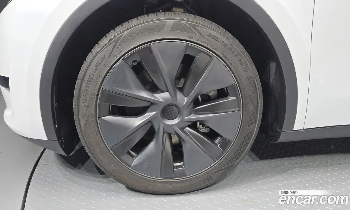 Tesla Model Y 2024 0.2 автомат (гидро), фото 5 Tesla Model Y 2024 0.2 автомат (гидро), фото 5