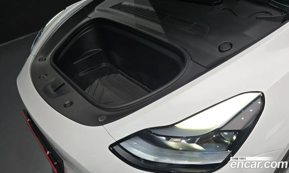 Tesla Model Y 2024 0.2 автомат (гидро), фото 6 Tesla Model Y 2024 0.2 автомат (гидро), фото 6