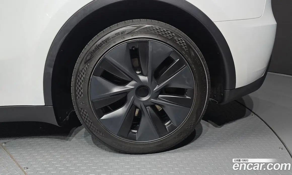 Tesla Model Y 2024 0.2 автомат (гидро), фото 7 Tesla Model Y 2024 0.2 автомат (гидро), фото 7