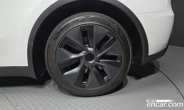 Tesla Model Y 2024 0.2 автомат (гидро), миниатюра 7 Tesla Model Y 2024 0.2 автомат (гидро), миниатюра 7
