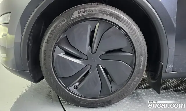 Tesla Model Y 2025 0.2 автомат (гидро), миниатюра 5 Tesla Model Y 2025 0.2 автомат (гидро), миниатюра 5