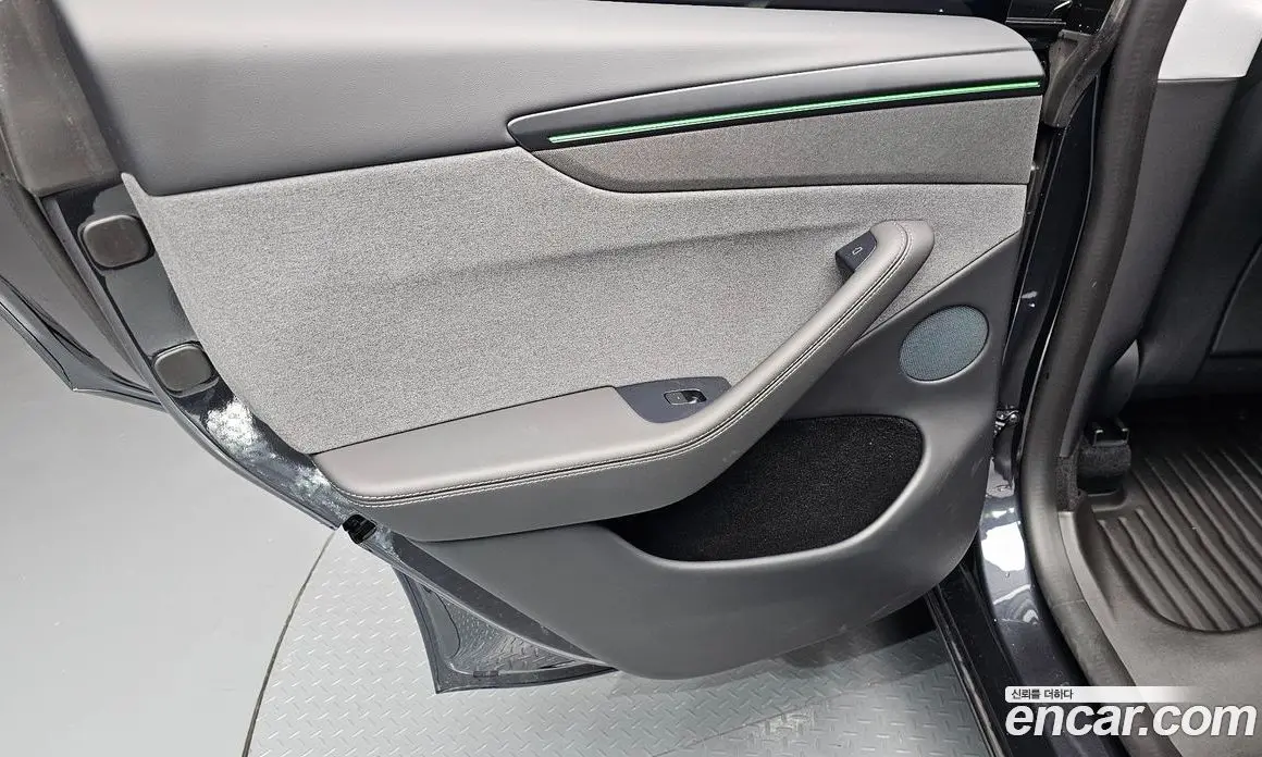 Tesla Model Y 2025 0.2 автомат (гидро), фото 15
