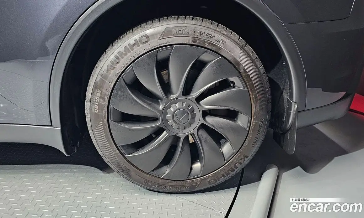 Tesla Model Y 2025 0.2 автомат (гидро), фото 7