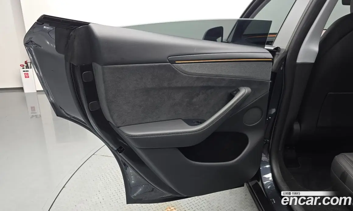 Tesla Model Y 2025 0.2 автомат (гидро), фото 14 Tesla Model Y 2025 0.2 автомат (гидро), фото 14