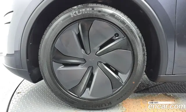 Tesla Model Y 2025 0.2 автомат (гидро), миниатюра 4 Tesla Model Y 2025 0.2 автомат (гидро), миниатюра 4