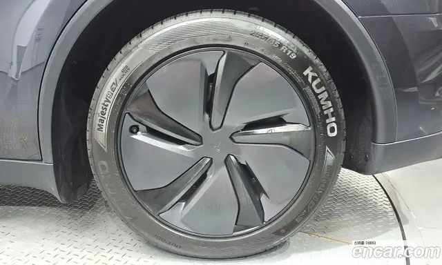 Tesla Model Y 2025 0.2 автомат (гидро), миниатюра 6 Tesla Model Y 2025 0.2 автомат (гидро), миниатюра 6