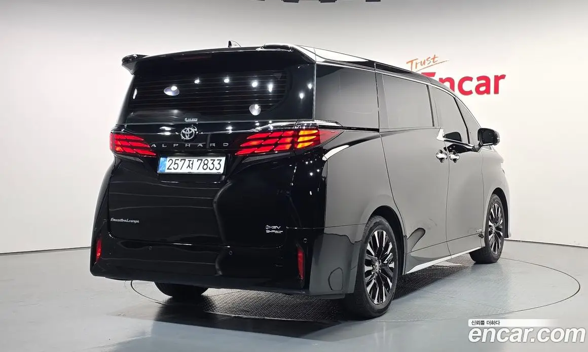 Toyota Alphard 2024 2.5 автомат (гидро), фото 2 Toyota Alphard 2024 2.5 автомат (гидро), фото 2