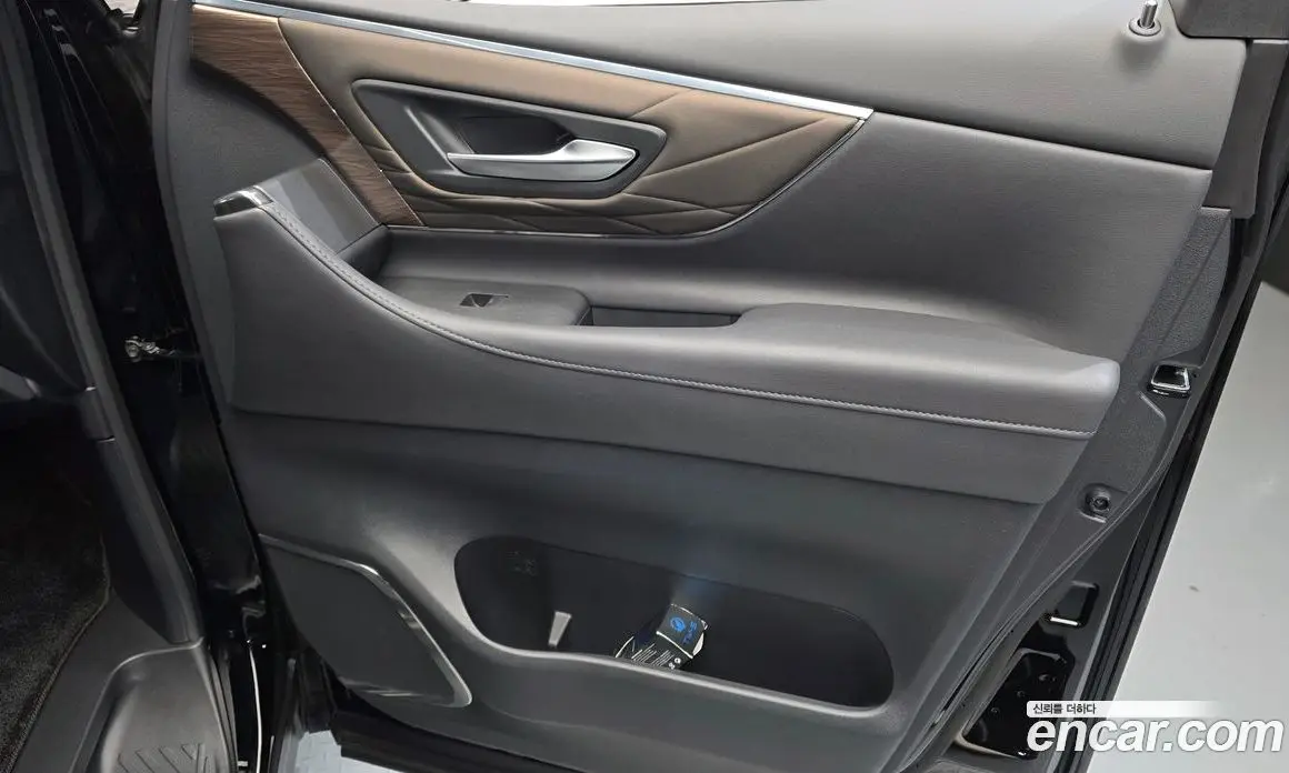 Toyota Alphard 2024 2.5 автомат (гидро), фото 15 Toyota Alphard 2024 2.5 автомат (гидро), фото 15