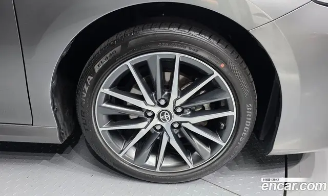 Toyota Camry 2024 2.5 автомат (гидро), миниатюра 7