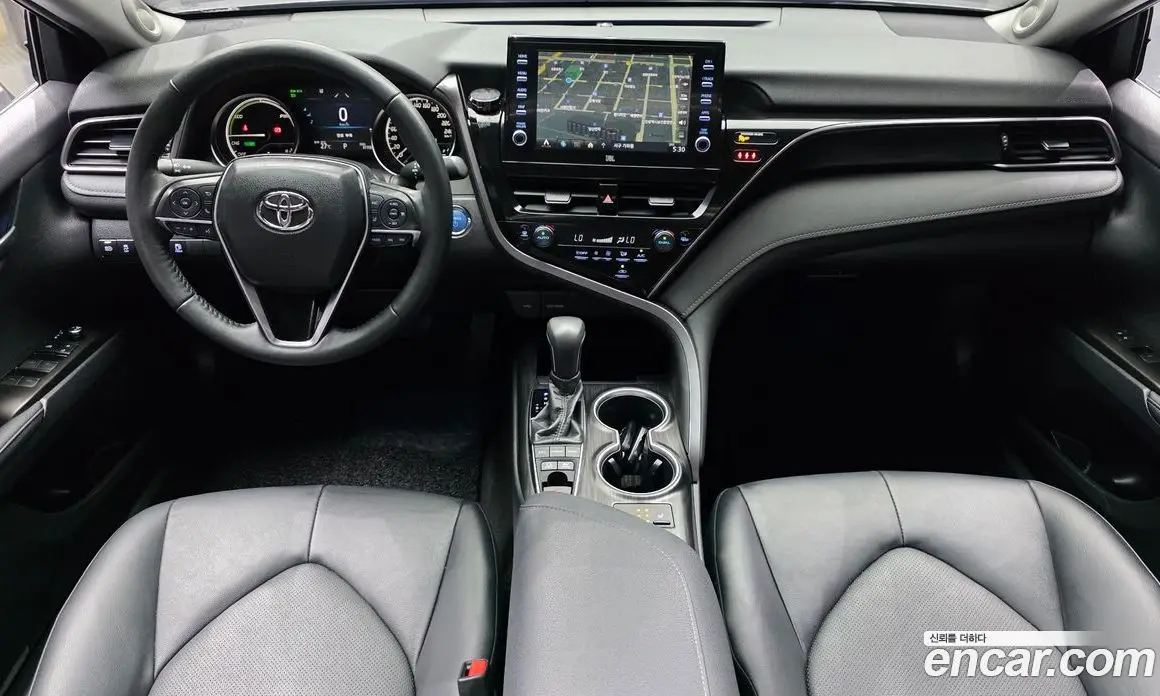 Toyota Camry 2024 2.5 автомат (гидро), фото 10