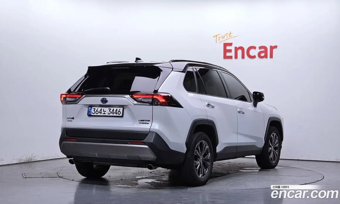 Toyota RAV4 2023 2.5 автомат (гидро), фото 2 Toyota RAV4 2023 2.5 автомат (гидро), фото 2