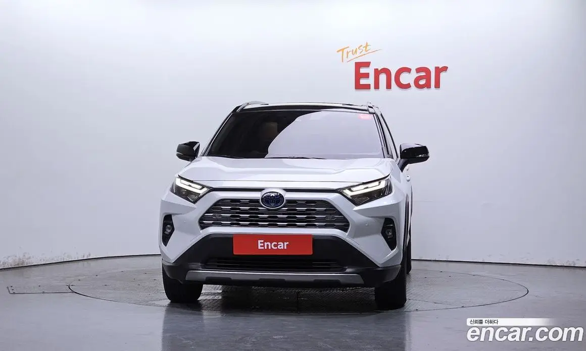 Toyota RAV4 2023 2.5 автомат (гидро), фото 3 Toyota RAV4 2023 2.5 автомат (гидро), фото 3