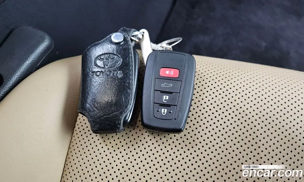 Toyota RAV4 2023 2.5 автомат (гидро), фото 28 Toyota RAV4 2023 2.5 автомат (гидро), фото 28