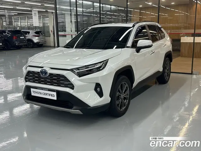 Toyota RAV4, 2023, 73 337 км Toyota RAV4, 2023, 73 337 км