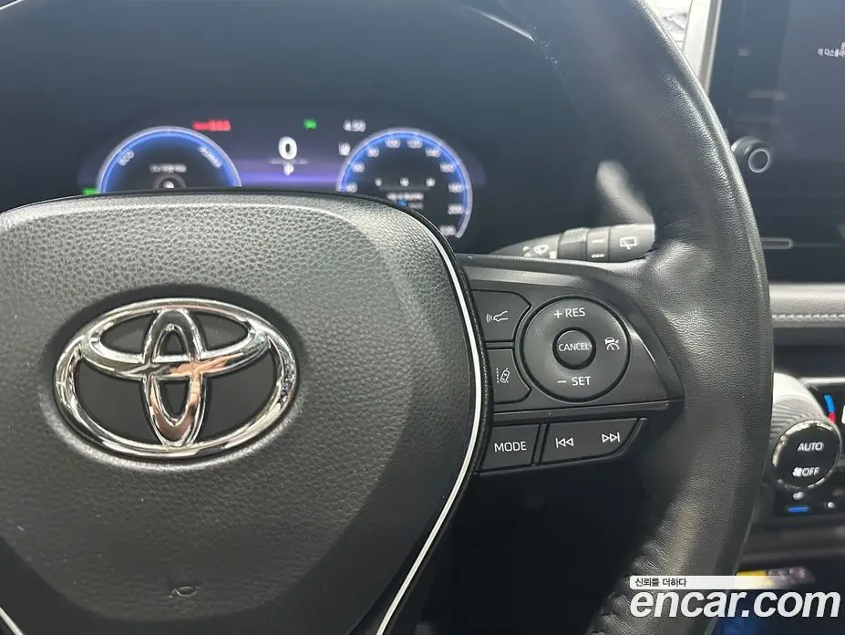 Toyota RAV4 2023 2.5 автомат (вариатор), фото 12 Toyota RAV4 2023 2.5 автомат (вариатор), фото 12