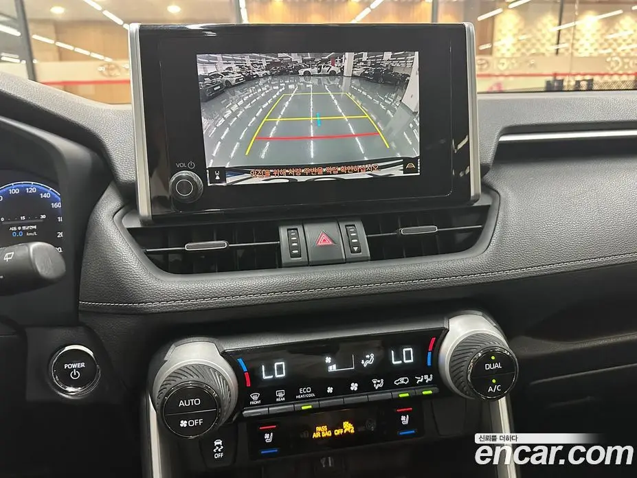 Toyota RAV4 2023 2.5 автомат (вариатор), фото 16 Toyota RAV4 2023 2.5 автомат (вариатор), фото 16