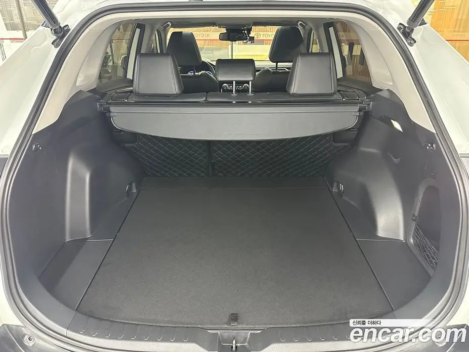 Toyota RAV4 2023 2.5 автомат (вариатор), фото 18 Toyota RAV4 2023 2.5 автомат (вариатор), фото 18