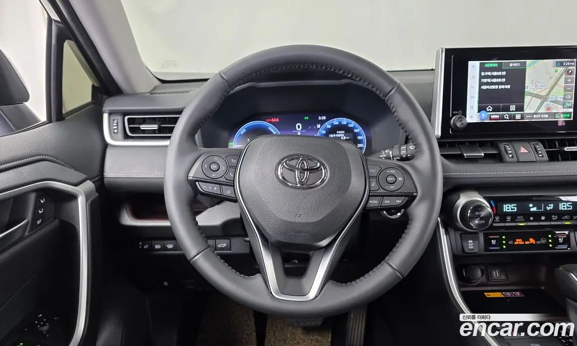 Toyota RAV4 2024 2.5 автомат (гидро), фото 18 Toyota RAV4 2024 2.5 автомат (гидро), фото 18
