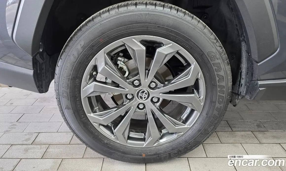 Toyota RAV4 2024 2.5 автомат (гидро), фото 5 Toyota RAV4 2024 2.5 автомат (гидро), фото 5