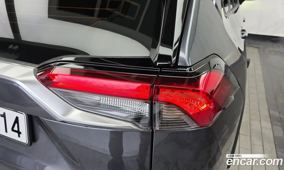 Toyota RAV4 2024 2.5 автомат (гидро), фото 9 Toyota RAV4 2024 2.5 автомат (гидро), фото 9